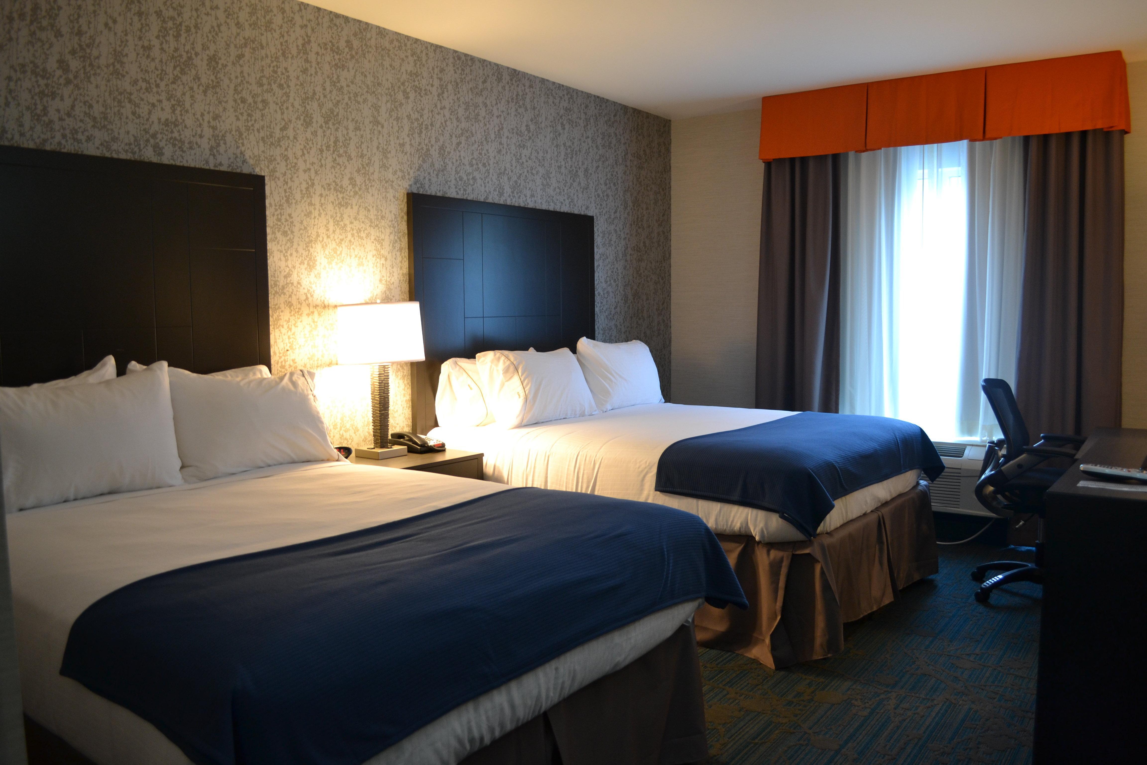 Express & By Ihg 2*